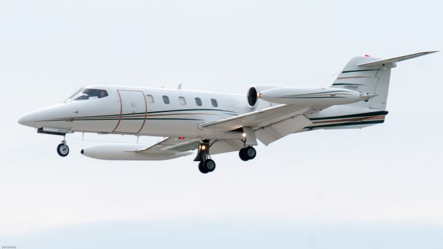 Learjet 35 (N505GJ) - Final approach to runway 22 south of I81 N505GJ lands at Wilkes Barre/Scranton international airport. 