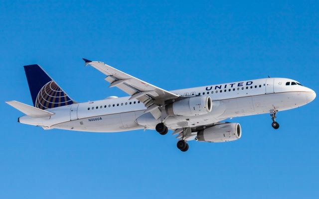 Airbus A320 (N466UA)
