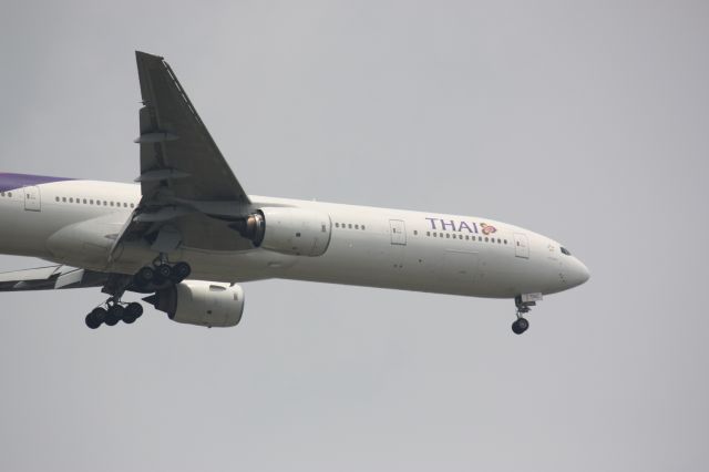 Airbus A330-300 (HS-TKC)