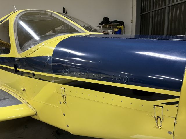 Piper Cherokee (N8300R)