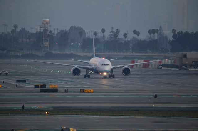 Boeing 787-9 Dreamliner (B-1357)