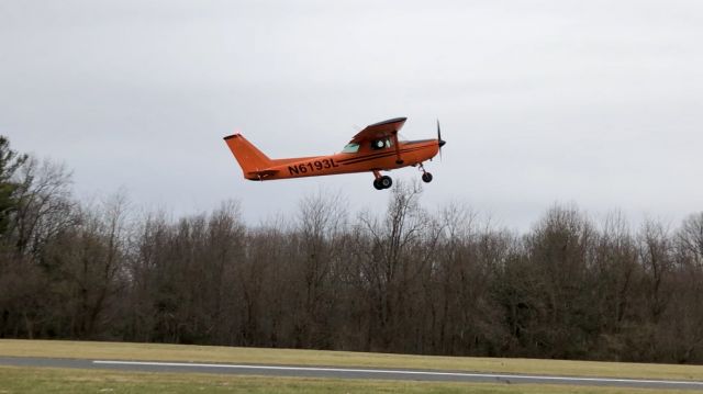 Cessna 152 (N6193L)