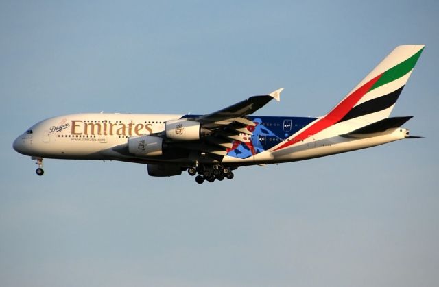 Airbus A380-800 (A6-EON)