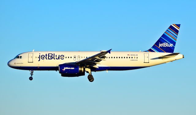 Airbus A320 (N592JB) - JetBlue Airways Airbus A320-232 N592JB (cn 2259) "American Blue" -   Las Vegas - McCarran International (LAS / KLAS) USA - Nevada, October 26, 2011 Photo: Tomás Del Coro