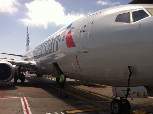 Boeing 737-800 (N980AN) - Pre-flight checks 