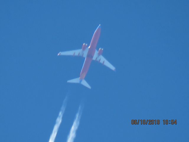 Boeing 737-800 (N8609A)