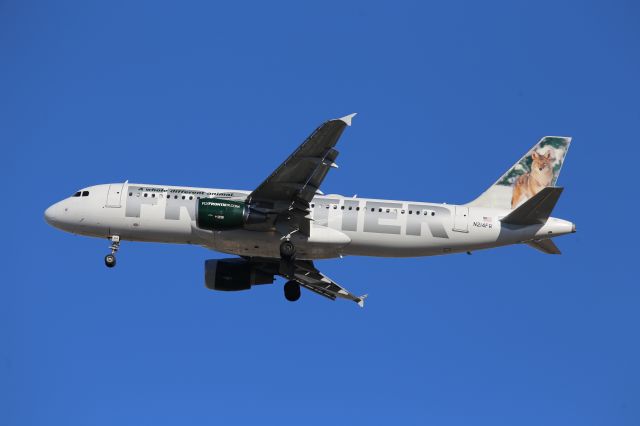 Airbus A320 (N214FR)