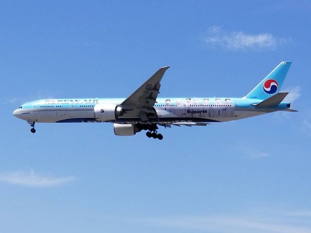 BOEING 777-300ER (HL8010) - Korean Air 777-300ER in the Super M livery.