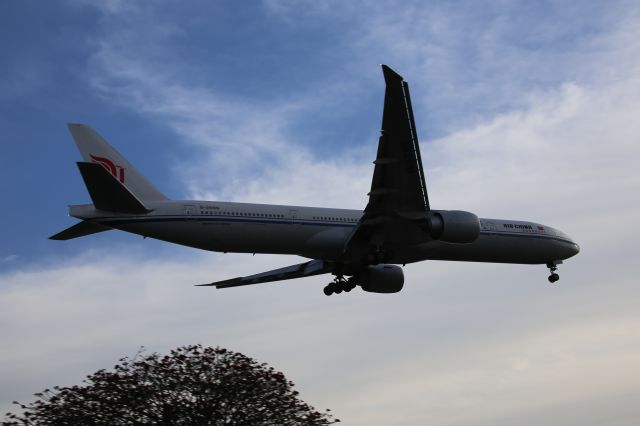 BOEING 777-300ER (B-2089)