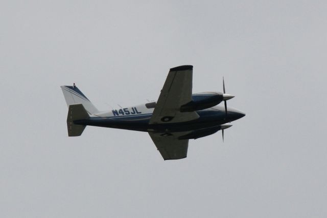 Piper PA-30 Twin Comanche (N45JL)