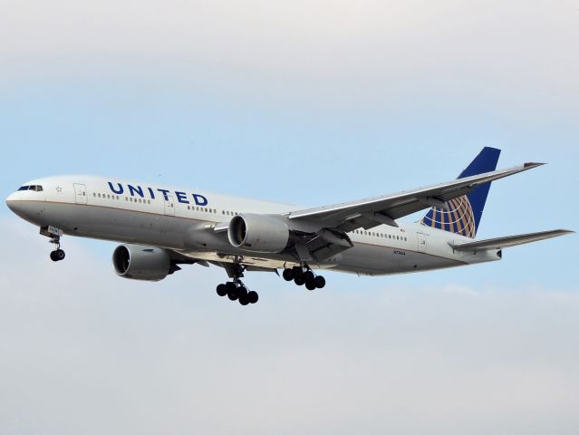 Boeing 777-200 (N774UA) - Boeing 777-222 (CN 26936) United Airlines - Aeroporto Internacional de São Paulo-Guarulhos (GRU/SBGR) - Guarulhos / São Paulo, Brazil