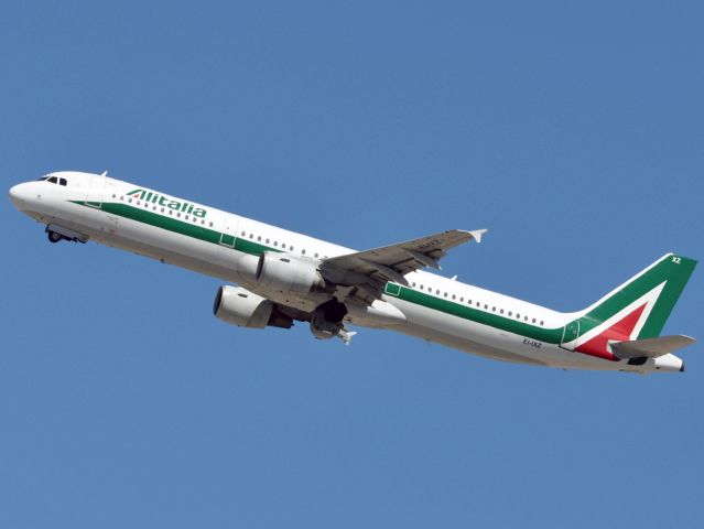 Airbus A321 (EI-IXZ)