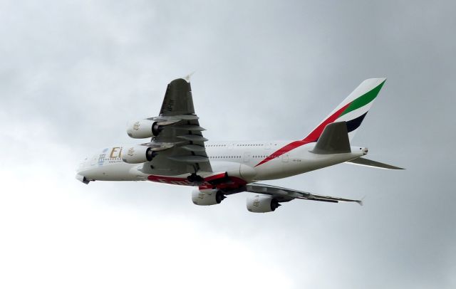 Airbus A380-800 (A6-EOK) - Date 13/06/16 c/n 184