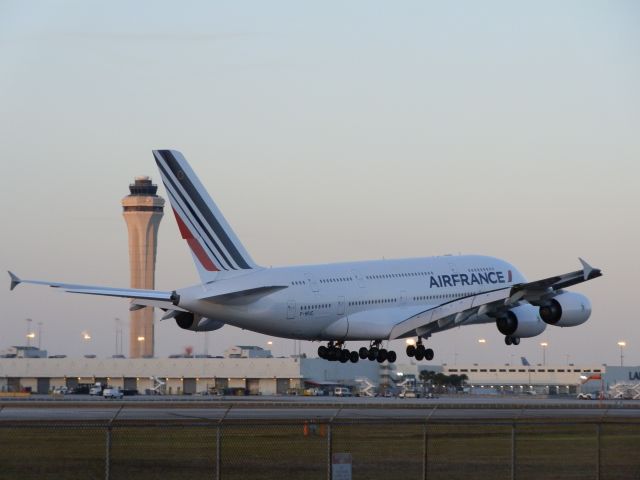 Airbus A380-800 (F-HPJC)