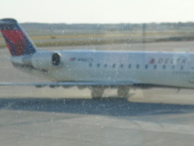 Canadair Regional Jet CRJ-200 —