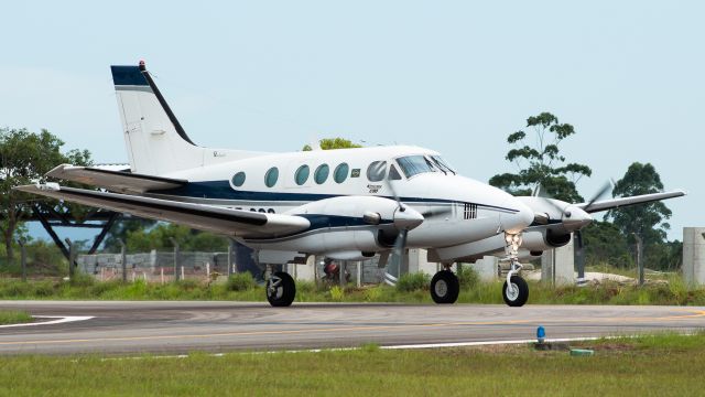 Beechcraft King Air 90 (PT-OQS)