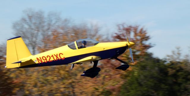 Vans RV-9 (N921XC) - Shortly after departure is this 2009 Murray Glenn A Vans RV9A in the Autumn of 2022.