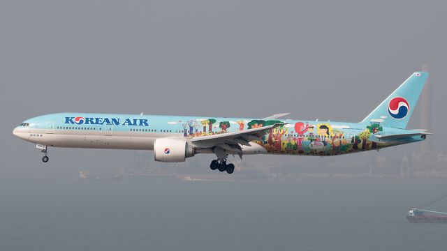 BOEING 777-300 (HL8275) - Looking at the Childrens drawing on this Korean Air fleet, from the Skydeck of Hong Kong International Airport Terminal 2.