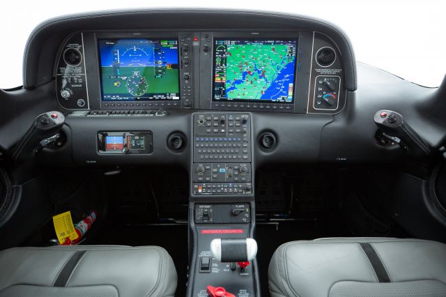 Cirrus SR-22 (N268GE) - This cockpit is the Perspective +