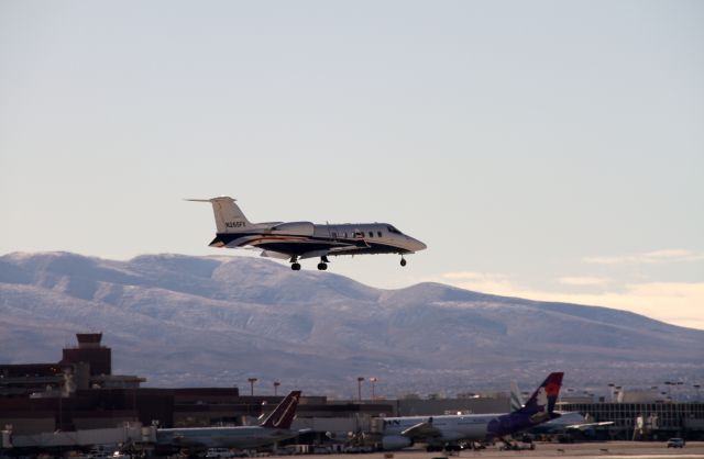 Learjet 60 (N265FX)