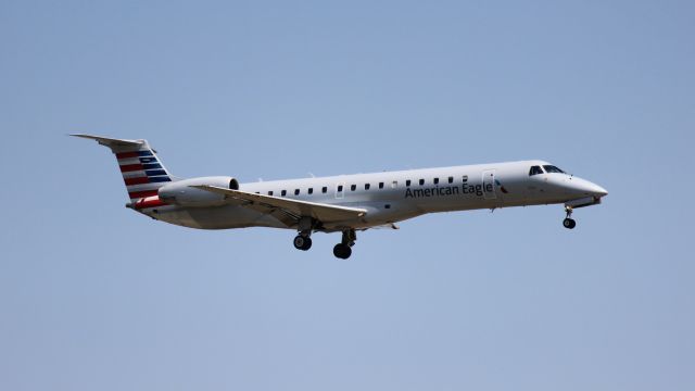 Embraer ERJ-145 (N684JW)