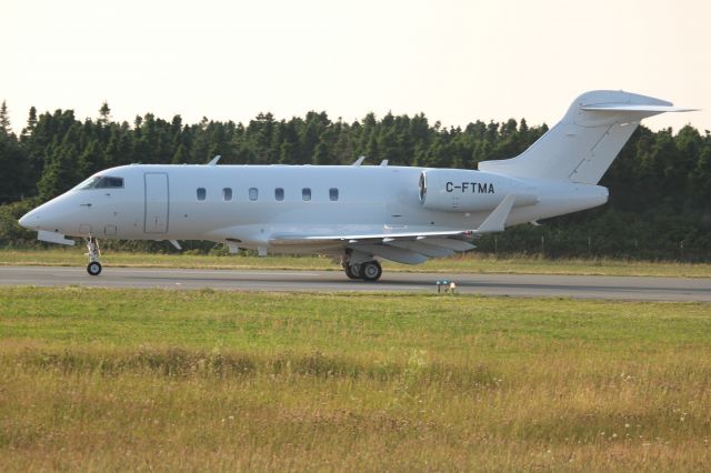 Bombardier Challenger 300 (C-FTMA)