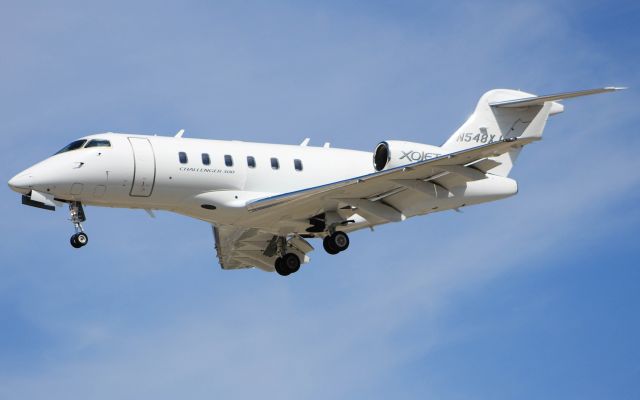 Bombardier Challenger 300 (N548XJ)