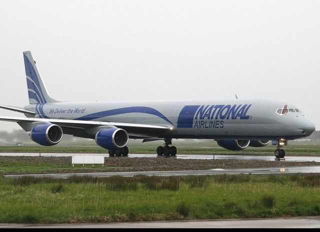 McDonnell Douglas DC-8-70 (N872SJ)