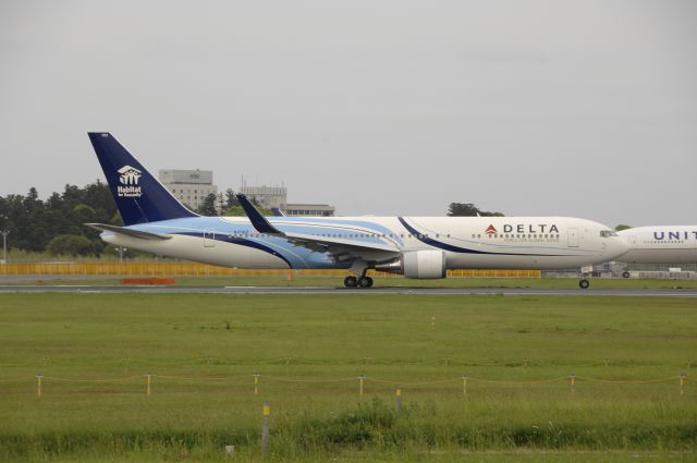 BOEING 767-300 (N171DZ) - Departure at Narita Intl Airport 16R on 2011/5/9 Habitat for Humanity c/s