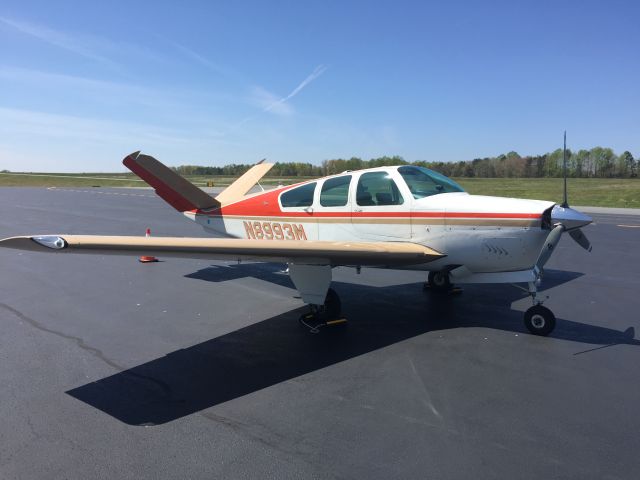 Beechcraft 35 Bonanza (N8993M)