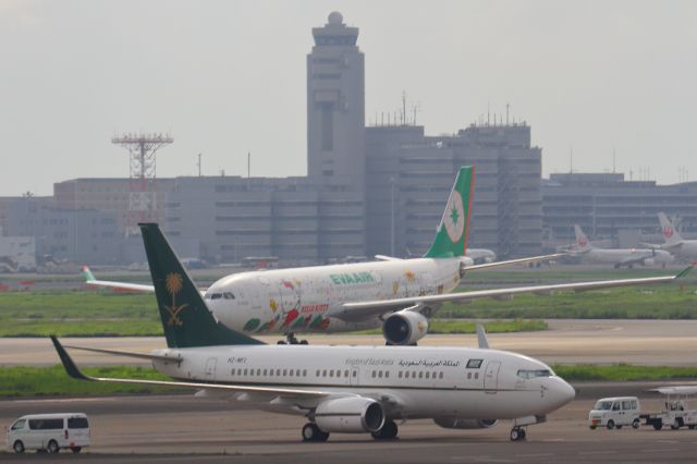 Boeing 737-700 (HZ-MF1)