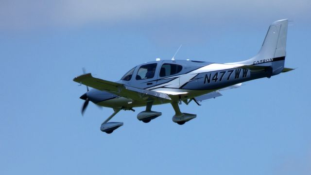 Cirrus SR-22 (N477WW) - On final is this brand new Cirrus SR22 in the Spring of 2019.
