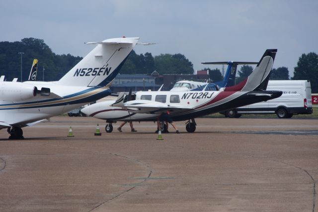N702RJ —