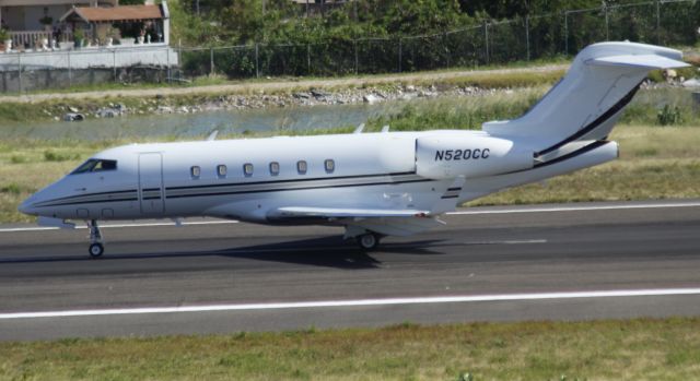 Bombardier Challenger 300 (N520CC)