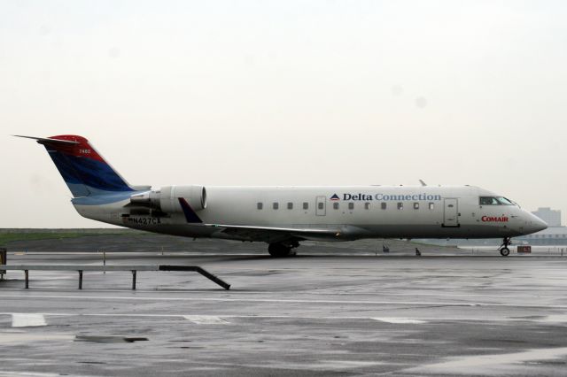 Canadair Regional Jet CRJ-200 (N427CA) - 29-Jul-07