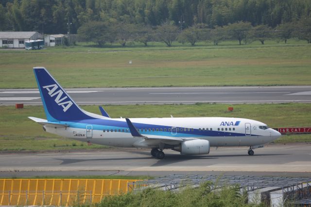 Boeing 737-700 (JA12AN)