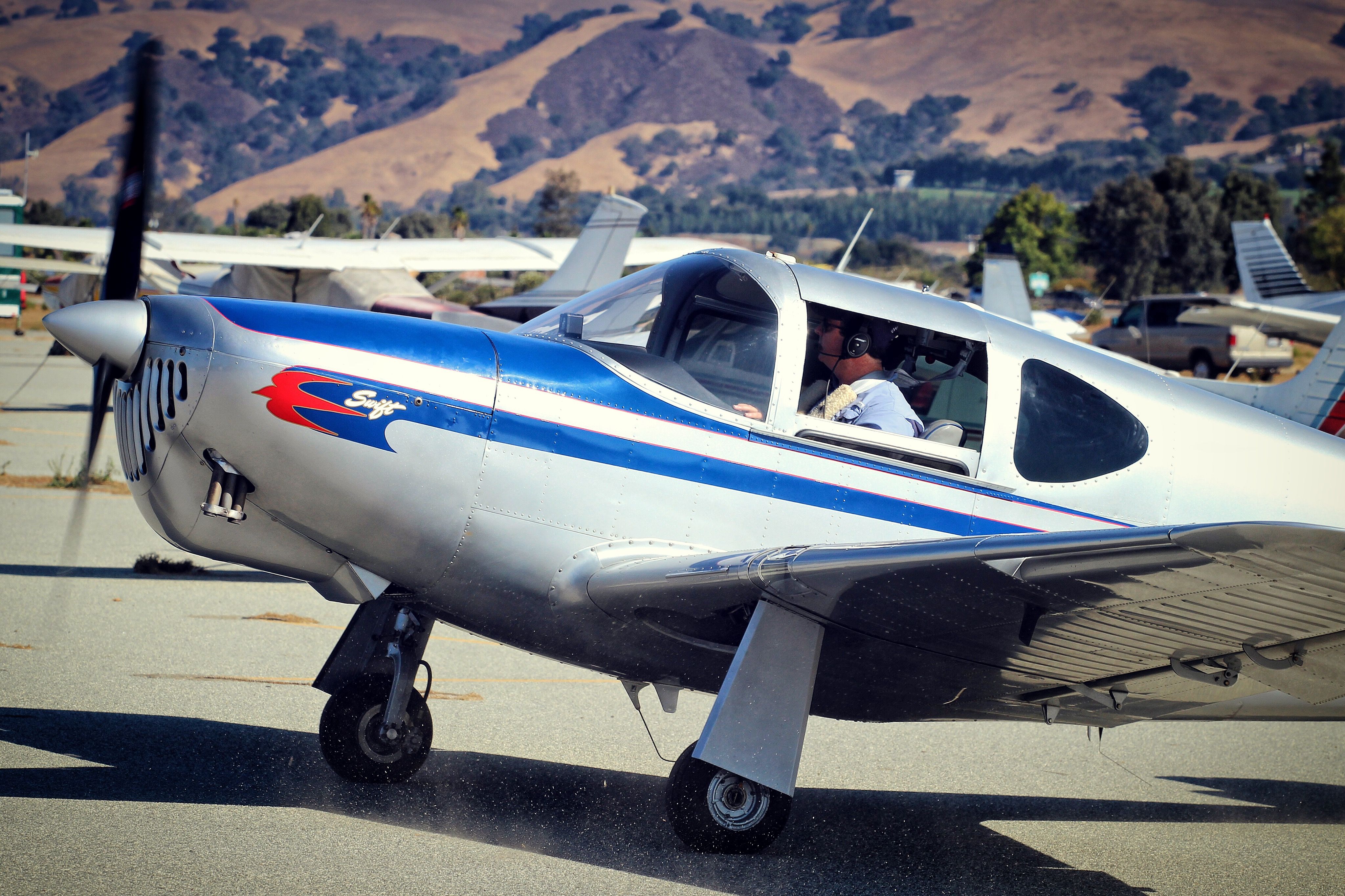 N80737 — - Globe Swift
