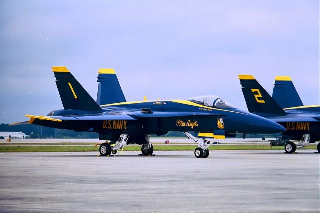 McDonnell Douglas FA-18 Hornet — - Blue Angel 1