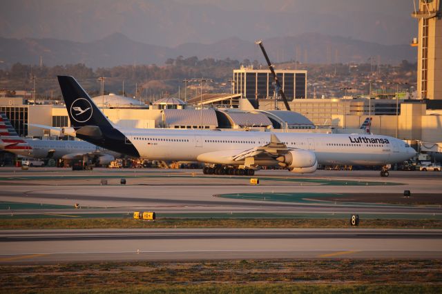 Airbus A340-600 (D-AIHI)