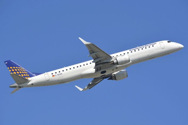 Embraer ERJ-190 (D-AEMD)