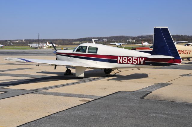 Mooney M-20 (N9351V) - Seen at KFDK on 11/7/2009.  This was a gathering & transfer point for pilots rescuing animals from South Carolina to various points in the northeast.  Most of these animals were within days of being euthanized at a kill-shelter. Its a wonderful organization that saves the lives of countless dogs & cats.  http://www.animalrescueflights.org/    a href=http://discussions.flightaware.com/profile.php?mode=viewprofile&u=269247  [ concord977 profile ]/a
