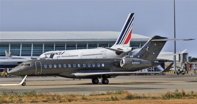 Bombardier Global Express (N999V)