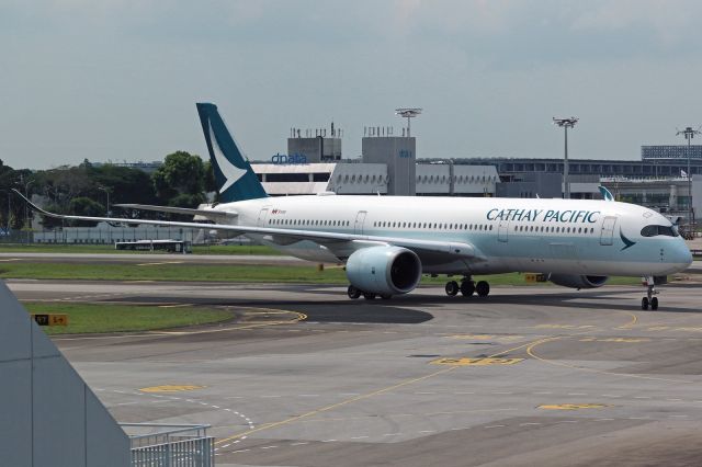 Airbus A350-900 (B-LRT)