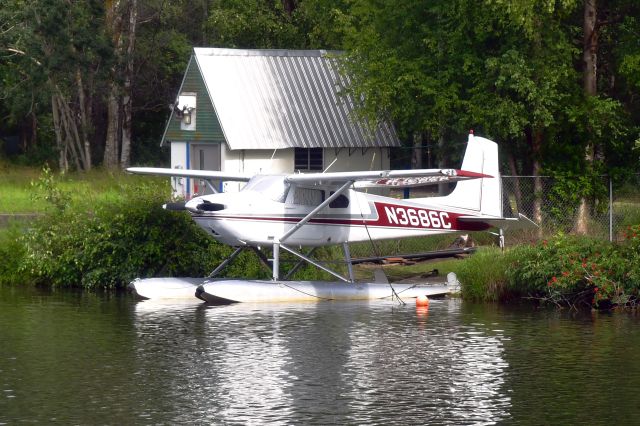 Cessna Skywagon 180 (N3686C) - Cessna 180 Skywagon N3686C in Anchorage Lake Hood Seaplane Base