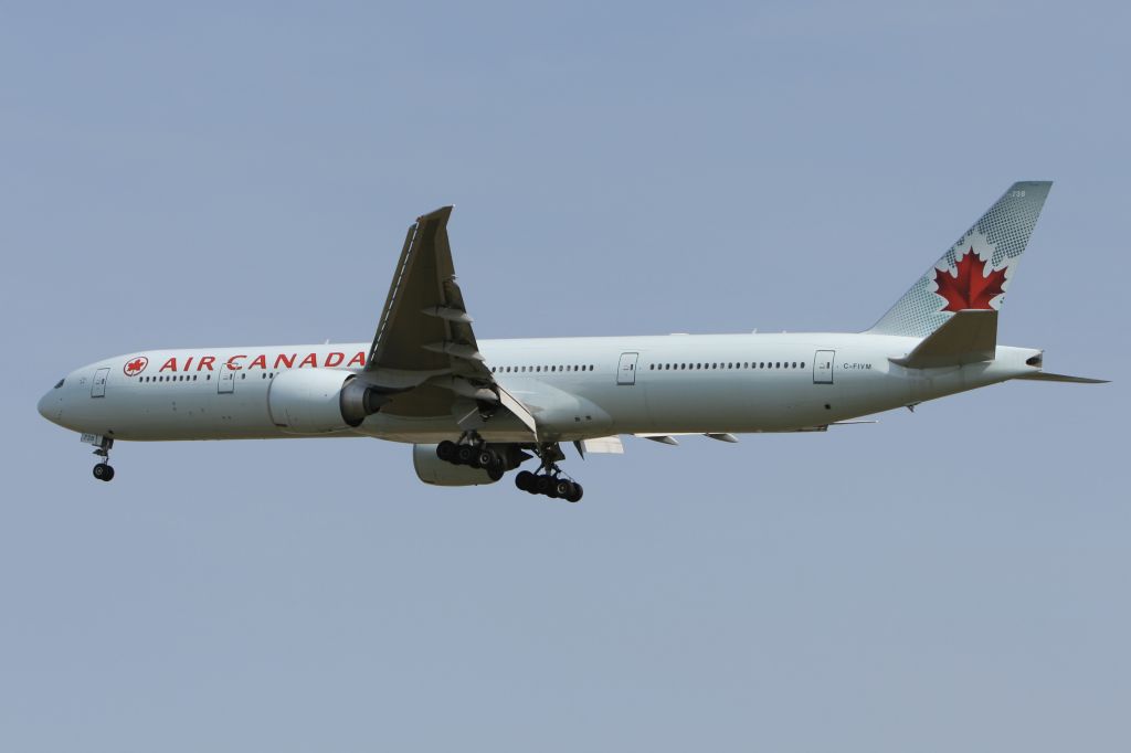 BOEING 777-300 (C-FIVM) - August 3, 2009 - arrived Vancouver, BC