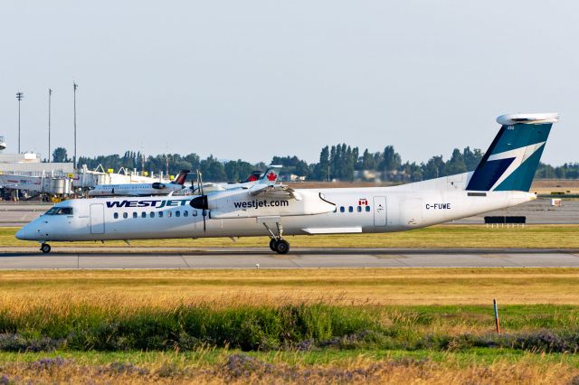 de Havilland Dash 8-400 (C-FUWE)