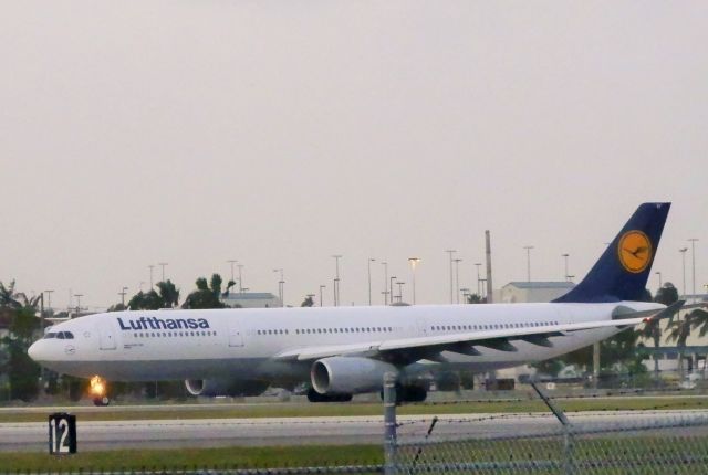 Airbus A330-300 (D-AIKF)