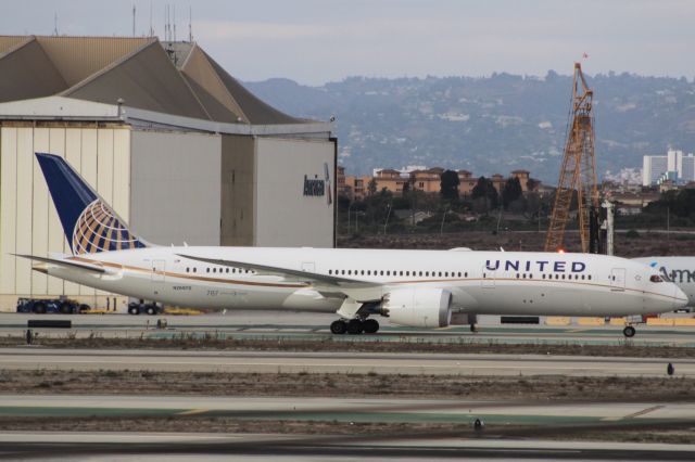 Boeing 787-9 Dreamliner (N26970)