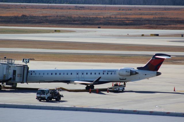 Canadair Regional Jet CRJ-900 (N906XJ)