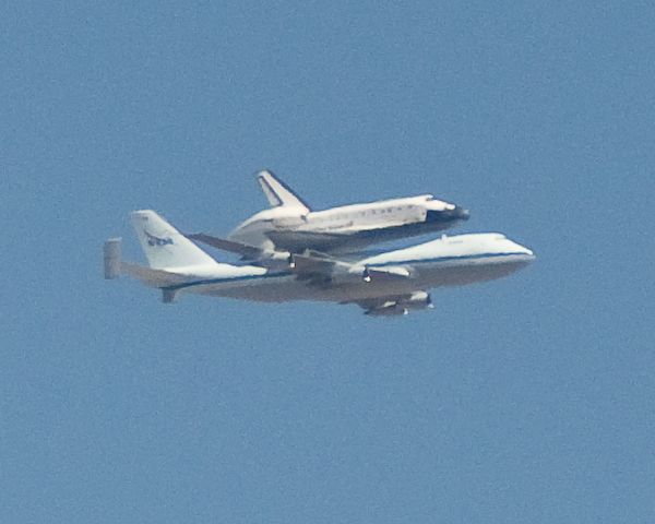 BOEING 747-100 (N905NA) - NASA 905 carrying Shuttle Atlantis during flyover of White Sands Space Harbor on June 1, 2009.